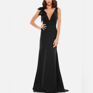 Mac Duggal Sleeveless V Neck Bow Detail Mermaid Gown
